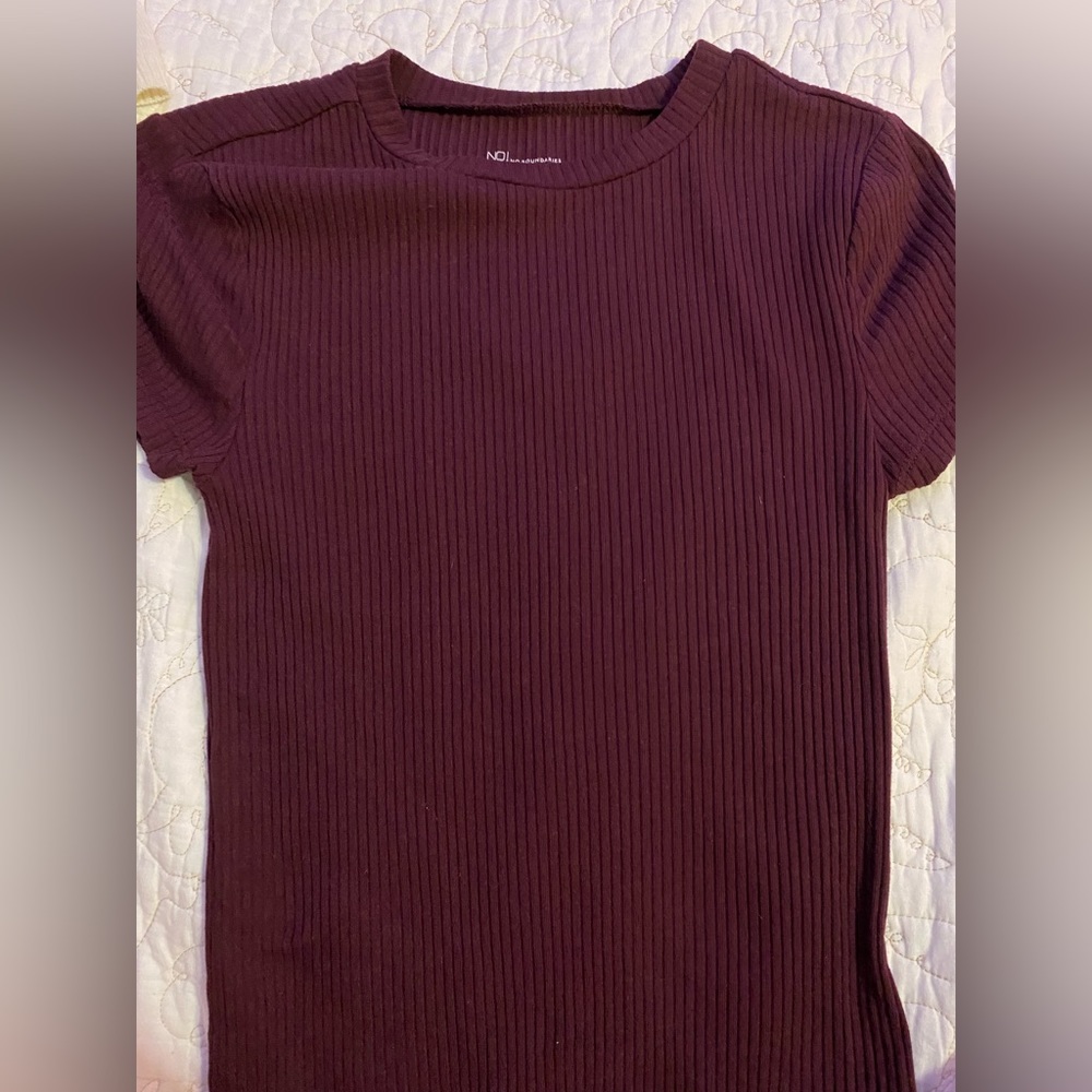 maroon tight fitted tee